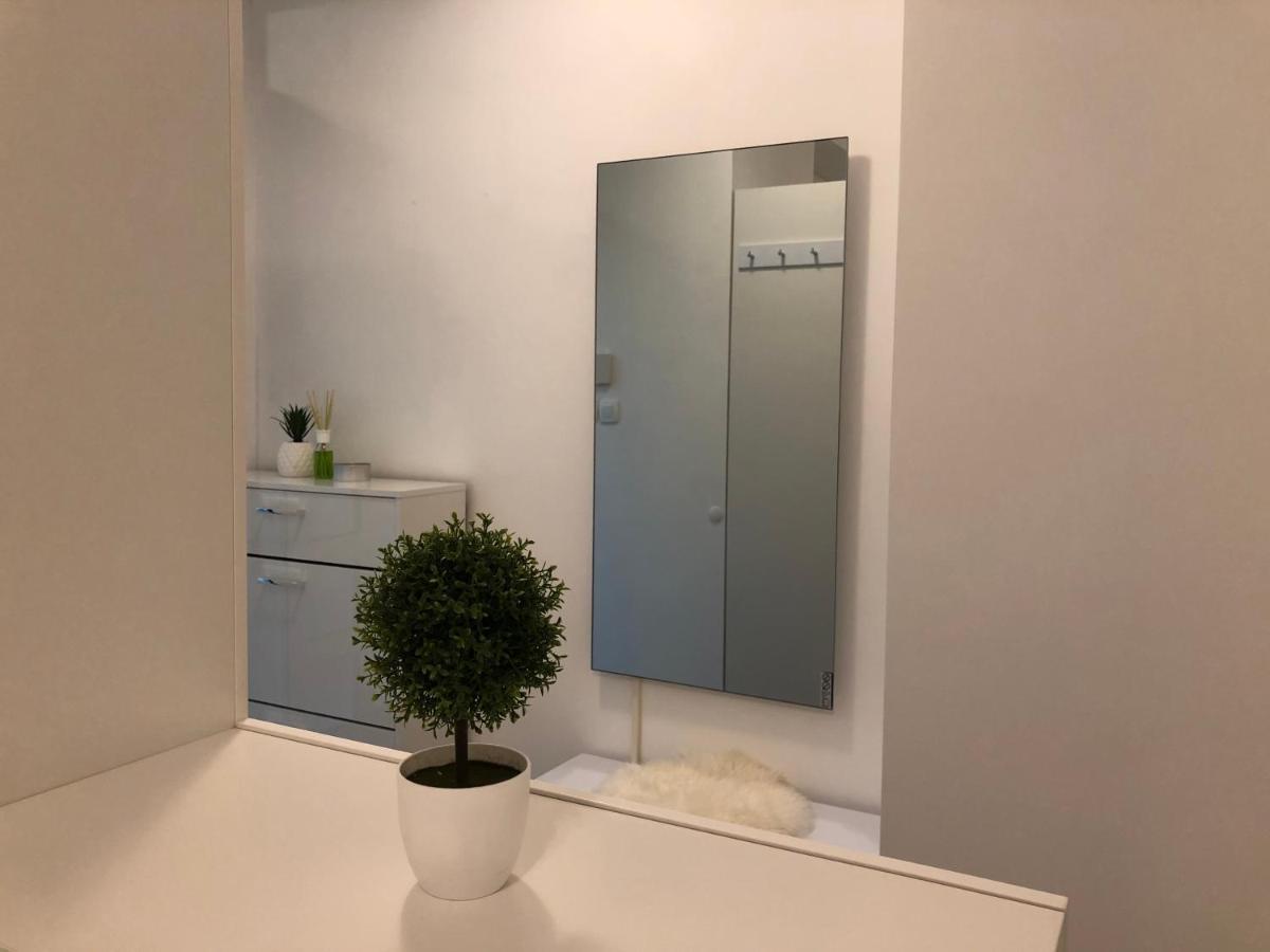 Modern Center Studio Under The Castle II Free Parking Apartment Ljubljana Exterior foto