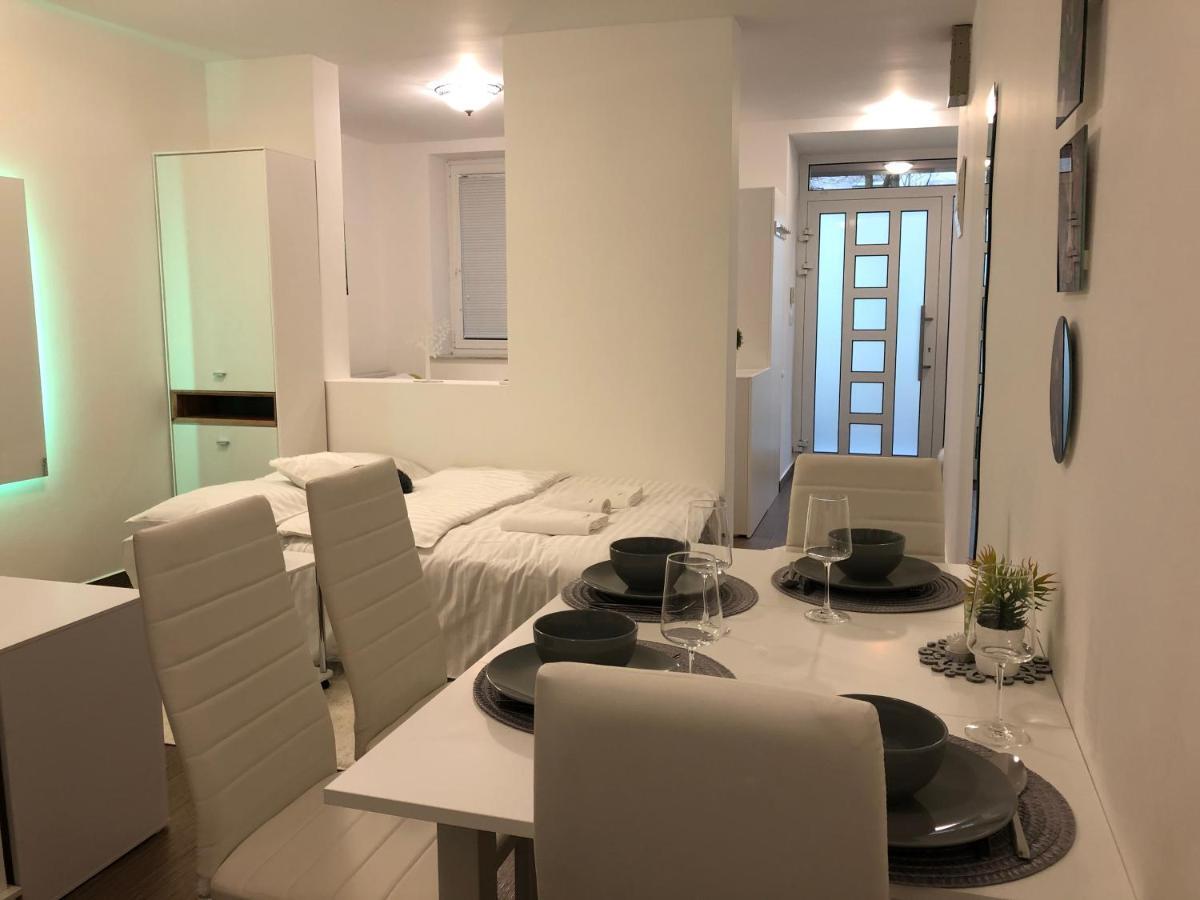 Modern Center Studio Under The Castle II Free Parking Apartment Ljubljana Exterior foto