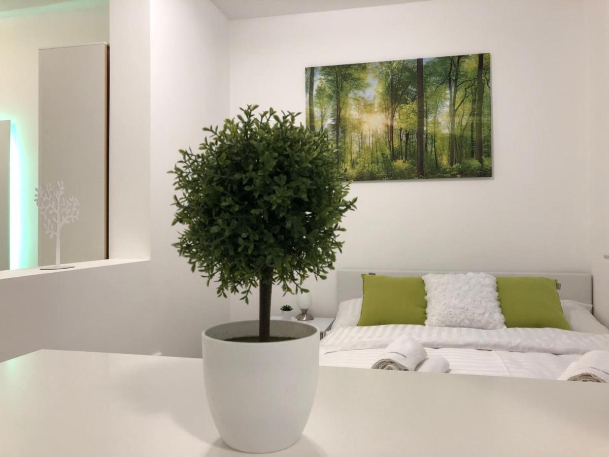 Modern Center Studio Under The Castle II Free Parking Apartment Ljubljana Exterior foto
