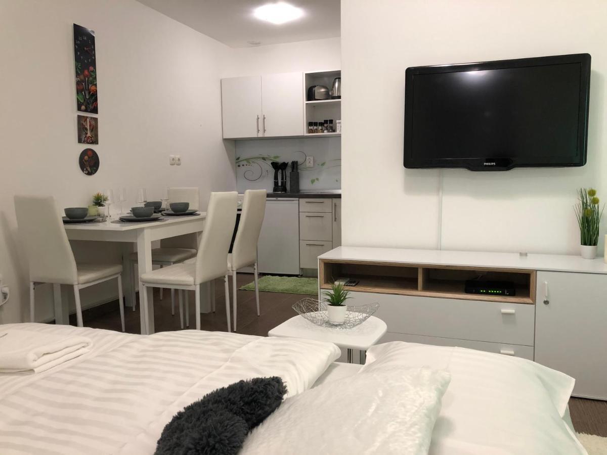 Modern Center Studio Under The Castle II Free Parking Apartment Ljubljana Exterior foto