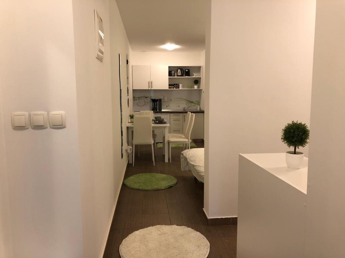 Modern Center Studio Under The Castle II Free Parking Apartment Ljubljana Exterior foto