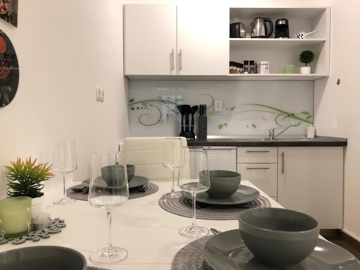 Modern Center Studio Under The Castle II Free Parking Apartment Ljubljana Exterior foto
